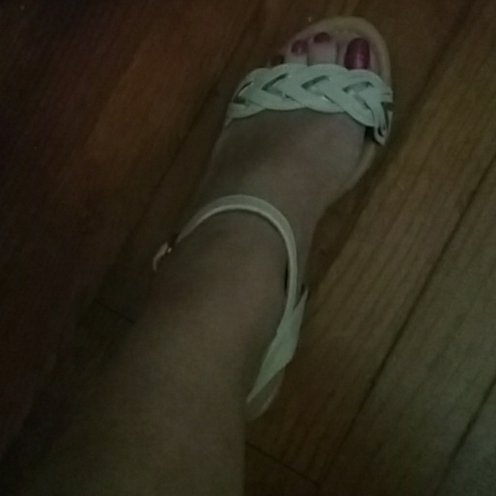 shoes - Picture 4 of 4
